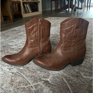 Cowgirl boots from Free People